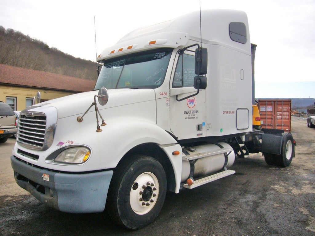 2005 Freightliner Cl120 Single Axle Sleeper Cab Tractor For Sale By