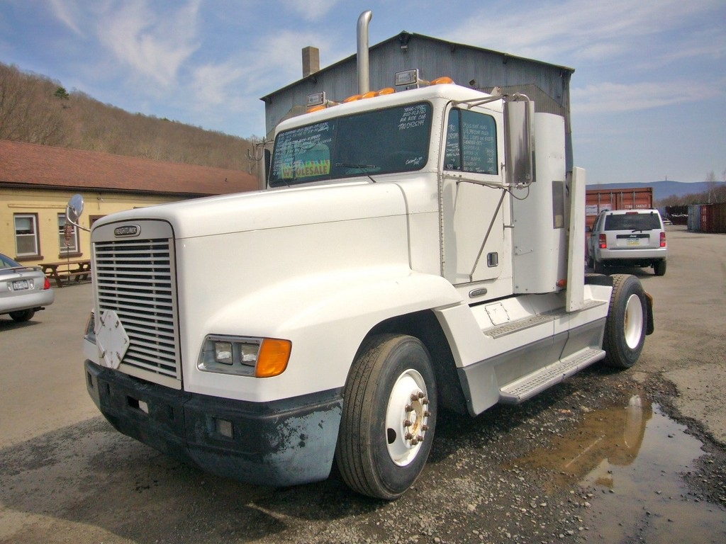 1999 Freightliner FLD120 Single Axle Day Cab Tractor for ...