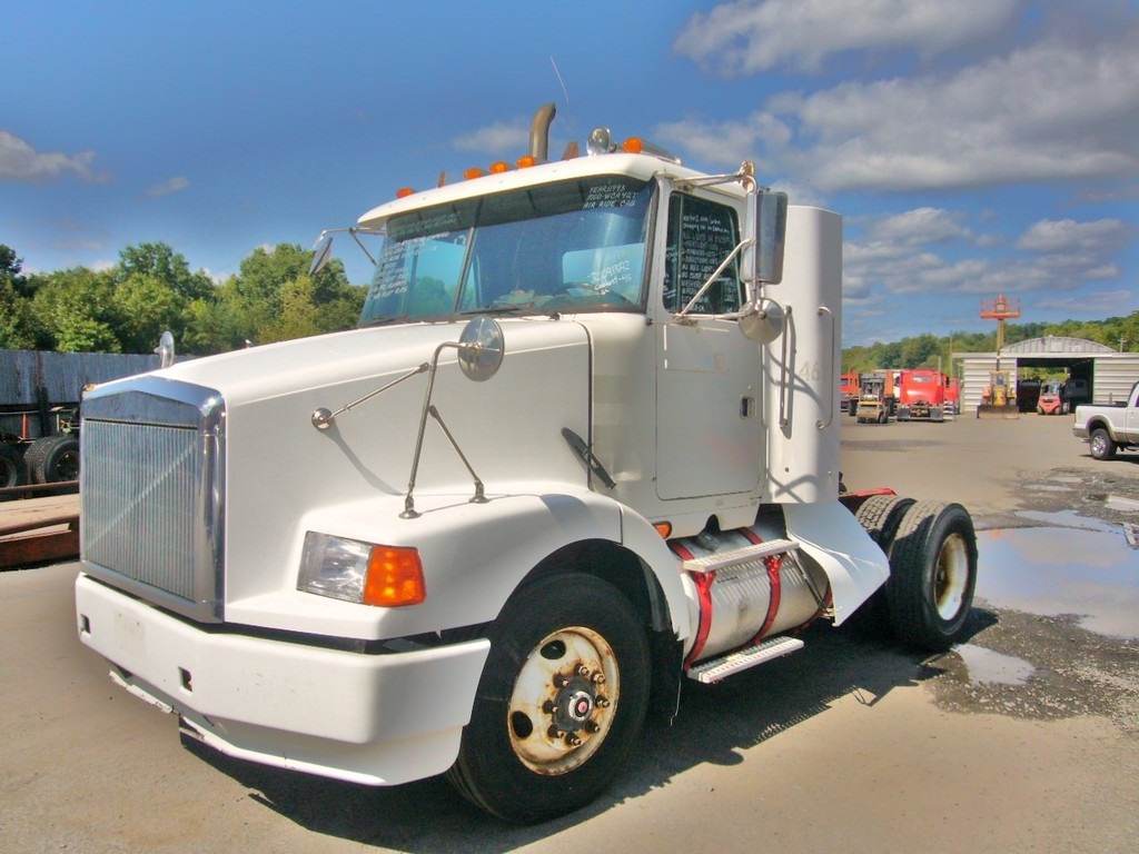 1995 Volvo WCA42T Single Axle Day Cab Tractor for sale by ...
