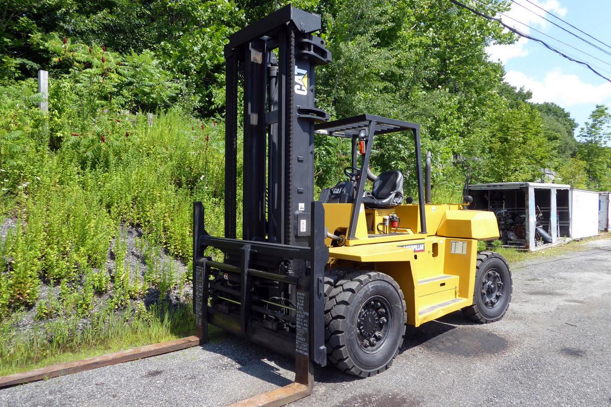 Caterpillar DP100 Diesel Forklift