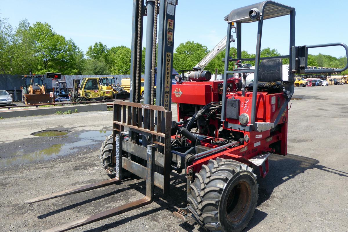 Moffett M5500 Diesel Flatbed Mounted Forklift