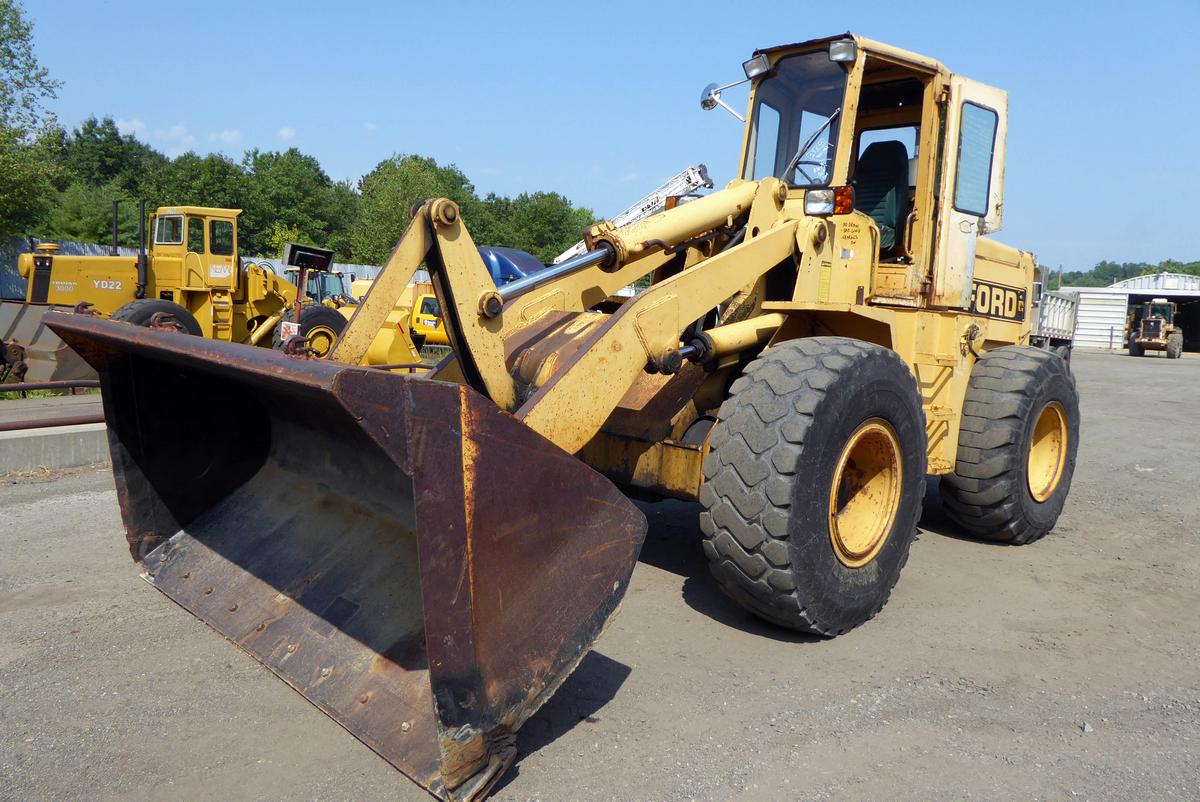 1983 Ford A66 Tire Loader
