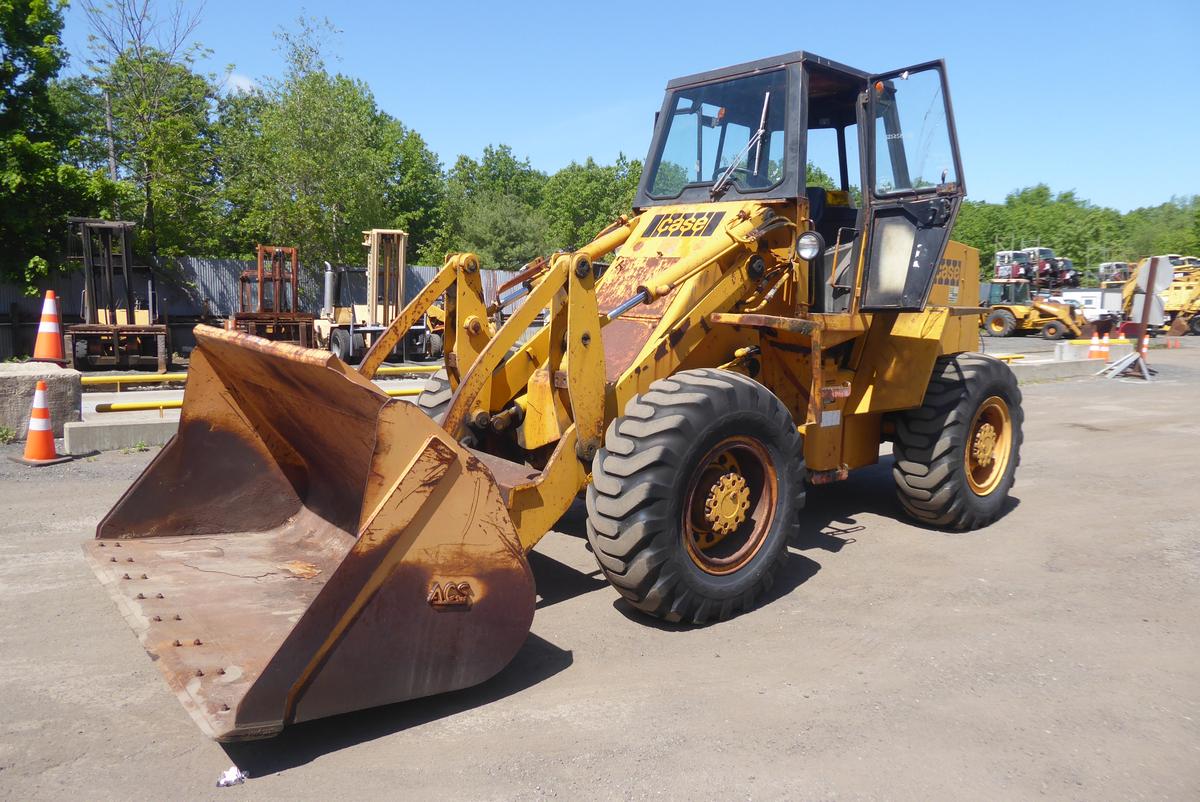 1977 Case W18 Tire Loader