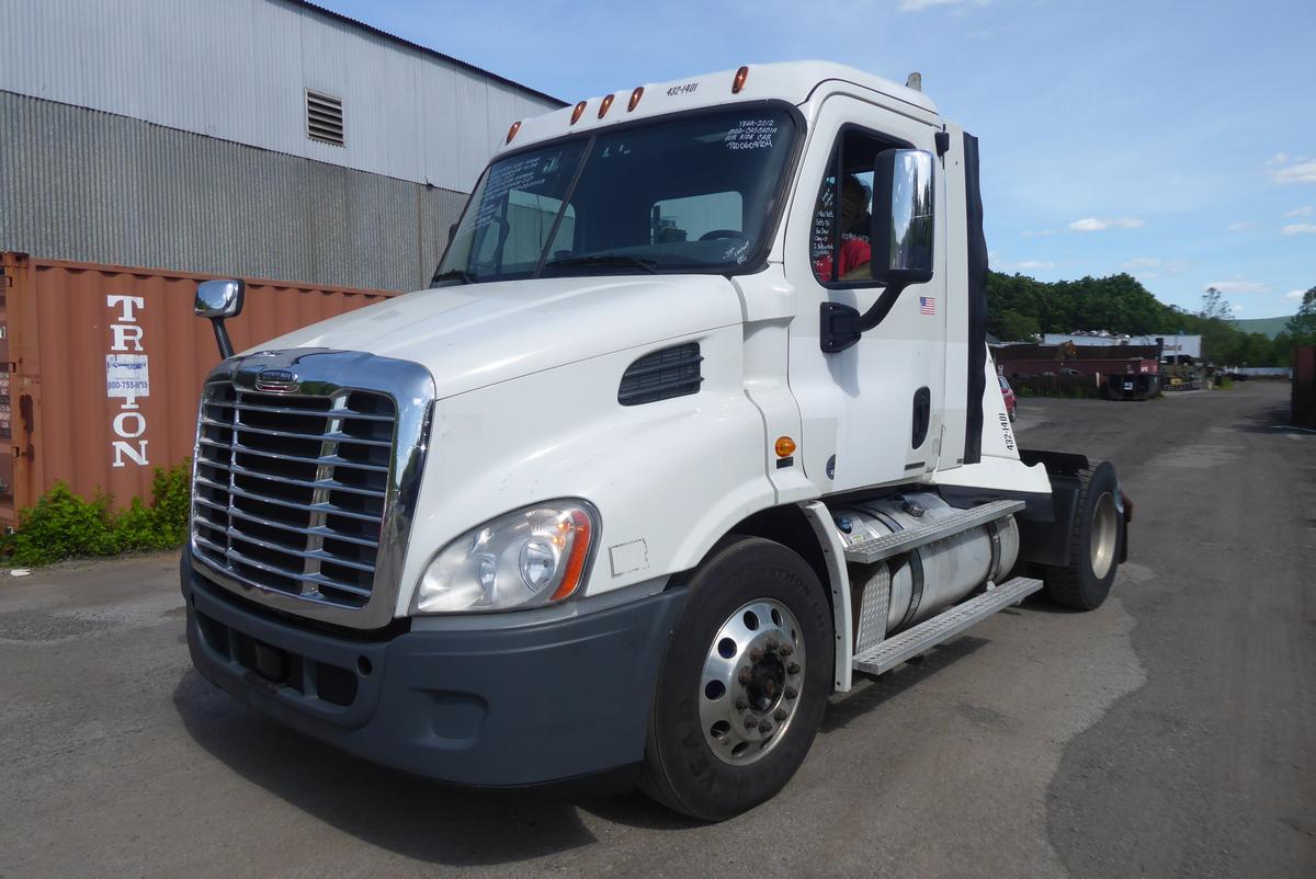 2012 Freightliner Cascadia 113 Single Axle Day Cab Tractor for sale by