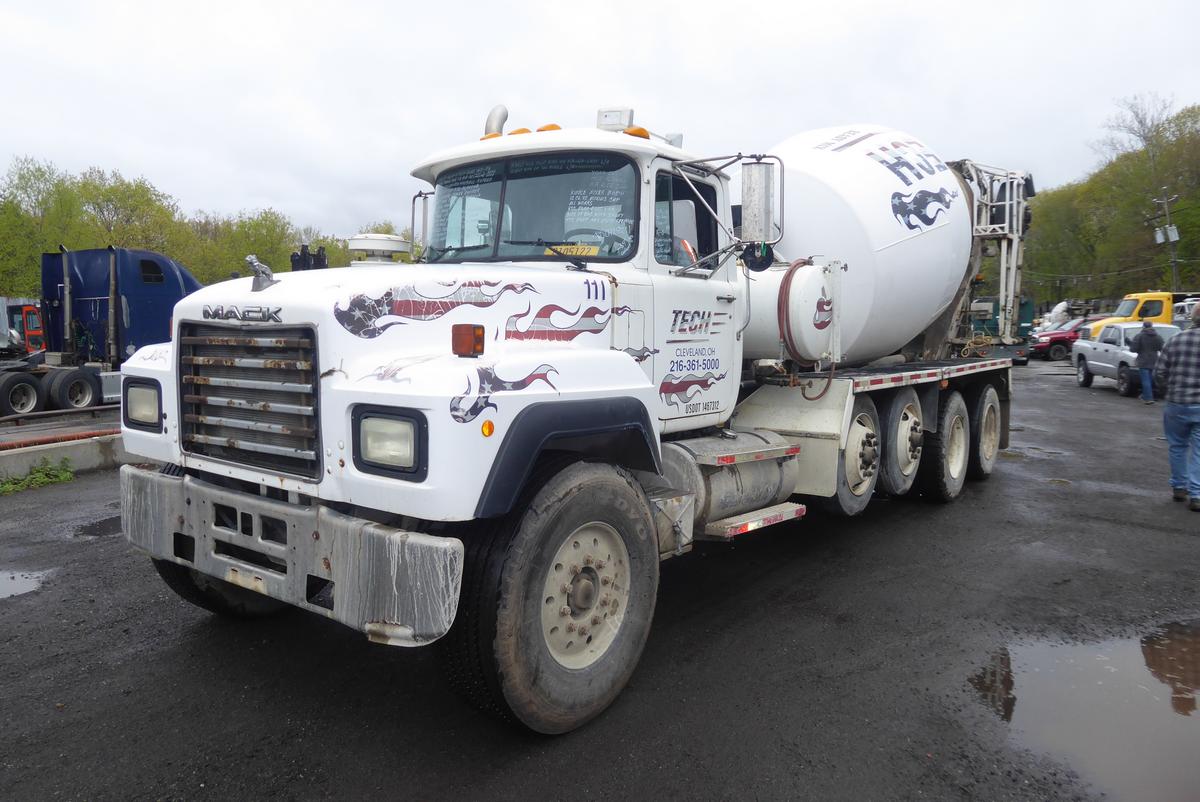 2000 Mack RD688S Five Axle Rear Discharge Cement Truck for sale by